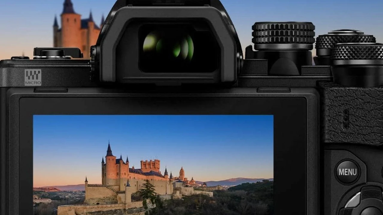 Guía definitiva para comprar tu primera cámara mirrorless en 2026: desde 300€ hasta 1500€ (con ejemplos reales)