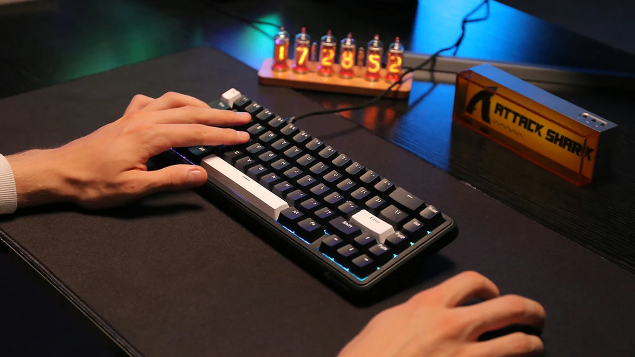 Teclados mecánicos compactos (60% y 75%): Guía técnica para elegir el mejor en 2026 (Logitech G915 TKL vs Keychron K2 Pro vs Razer BlackWidow V4 Mini)